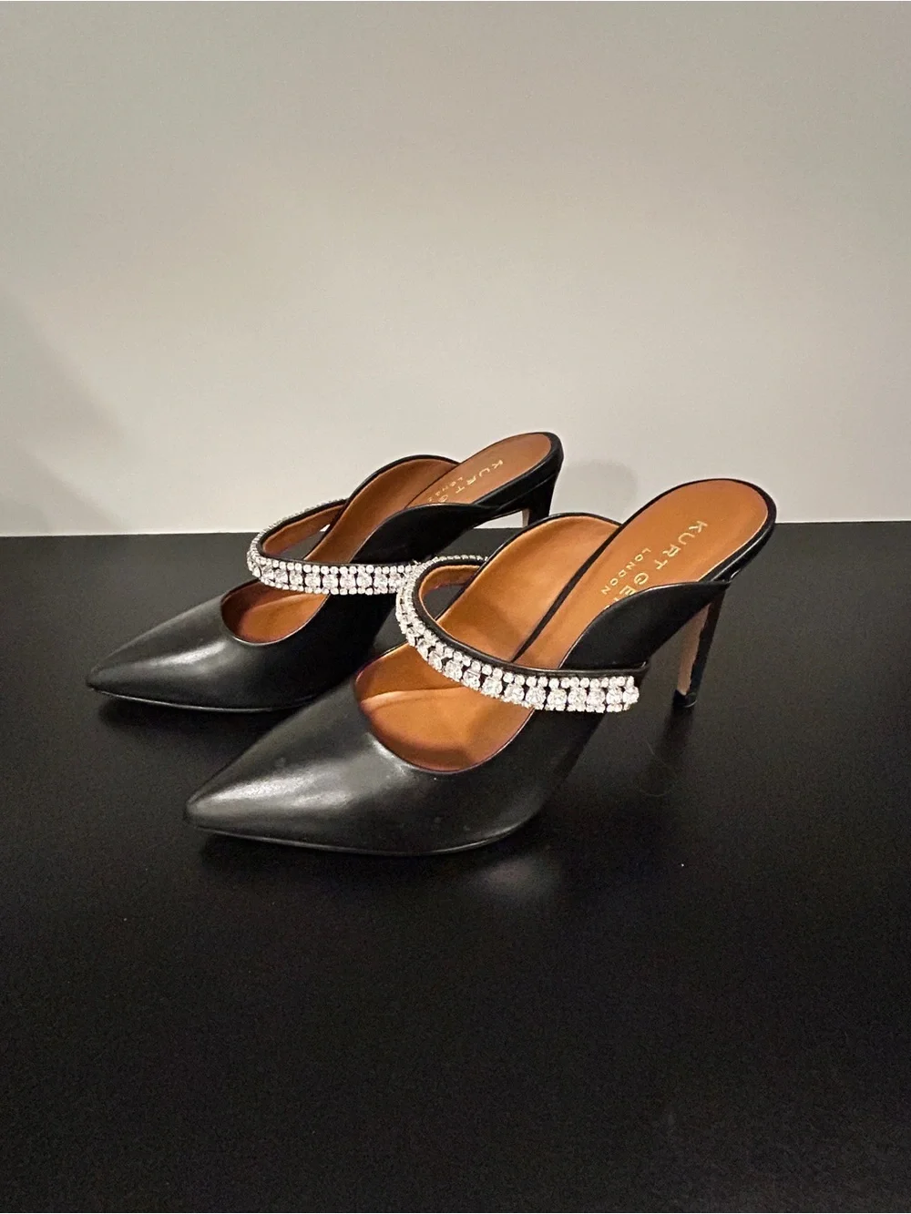 Kurt Geiger London Black Women's Duke Slip On Pointed Toe Pumps size 7